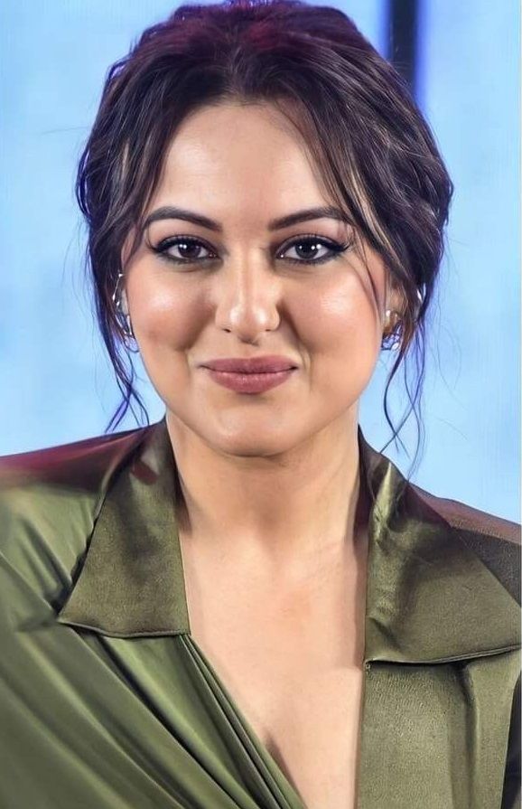 Sonakshi Sinha 210